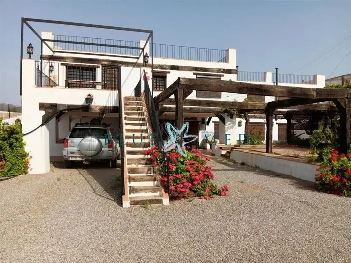 Villa 7 Dormitorios Venta 8000m2 Establos Vistas al Mar