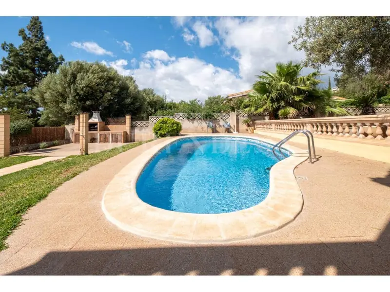Chalet en Alquiler Bunyola Mallorca 3 Dormitorios Piscina Jardin