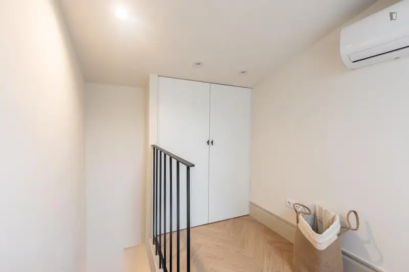 Coliving Alicante: Habitaciones Amuebladas con Servicios Incluidos