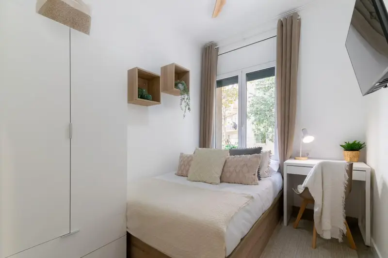 Habitacion Doble con Smart TV en Eixample