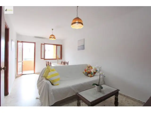 Apartamento Cerca de la Playa con Terraza