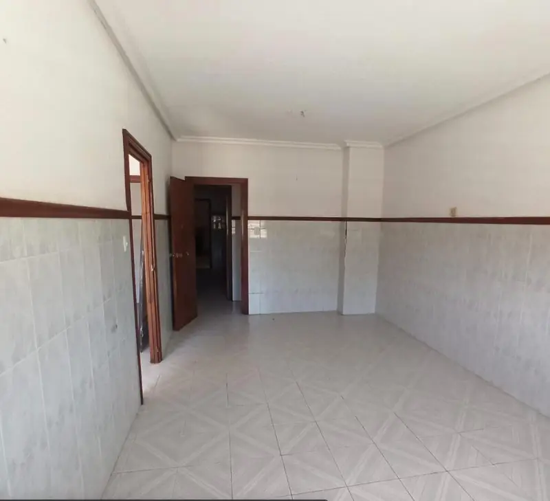 Casa adosada en Monóvar con patio y garaje