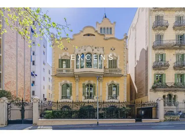 Atico Unico En Finca Modernista Barcelona