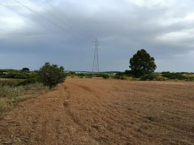Finca con Casa Equipada en Lepe