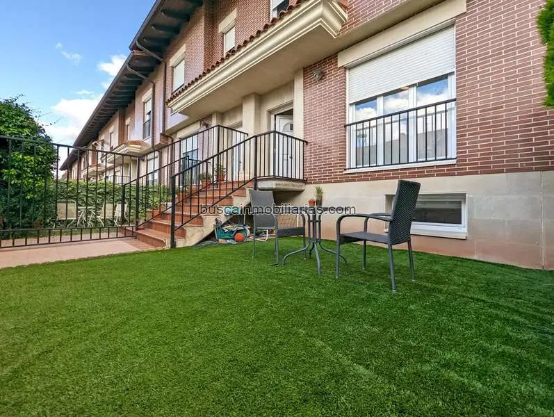 Villa en Venta en Navarrete: Casa con Barbacoa y Terraza