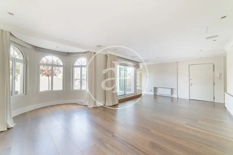 Atico en venta en Recoletos con terraza y vistas