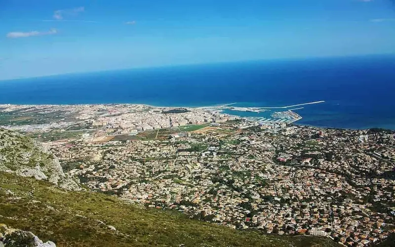 Residencial de Lujo en Denia: Apartamentos en Primera Linea de Playa