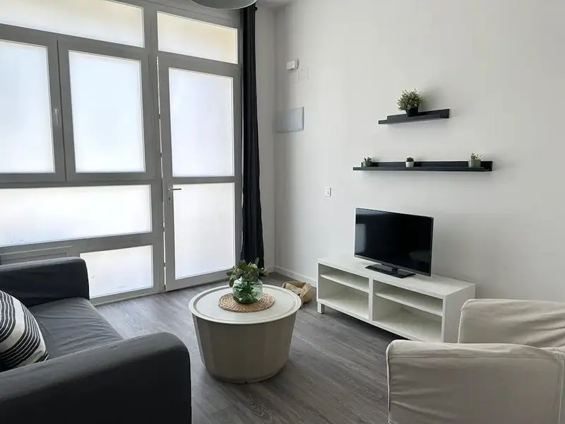 Calle de Pradales, Madrid, Community of Madrid 28047