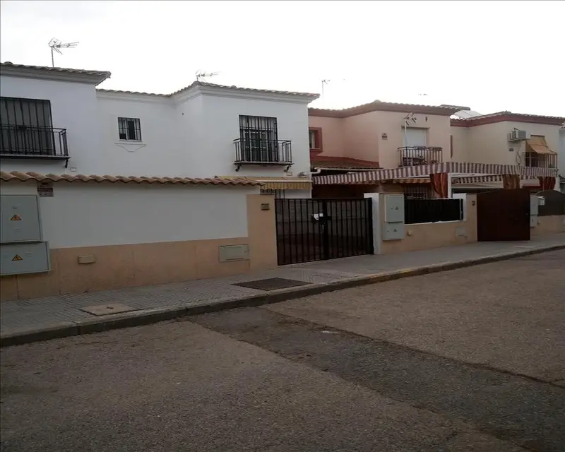 Casa Unifamiliar en Burguillos 3 habitaciones 2 baños