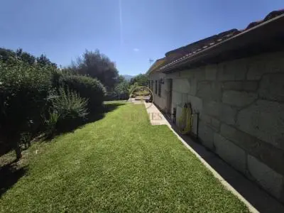 Casa con Finca de 1800m2 en Mondariz