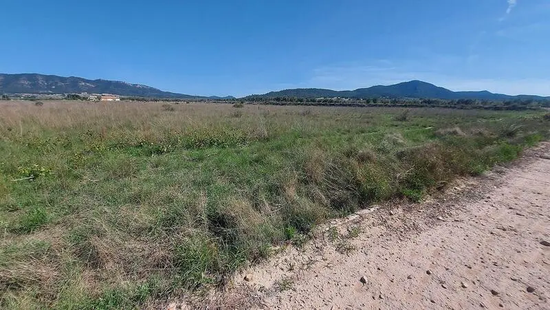 Parcela Urbanizable Salinas Alicante: Vistas Montaña, Cerca Servicios