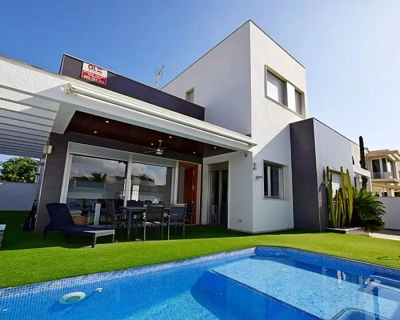 Chalet 3 Dormitorios Mil Palmeras Jardin Piscina Parking