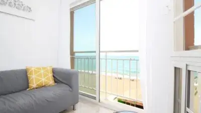 Apartamento en Primera Línea de Playa Alquiler Septiembre 2025 Junio 2026