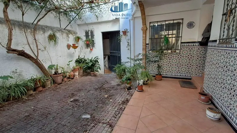 Casa en Peñamefecit Jaen 124m2 a Reformar con Patio y Terrazas