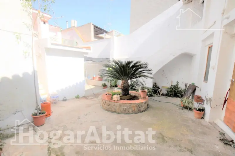 Casa amplia con terraza y garaje en Benaguasil