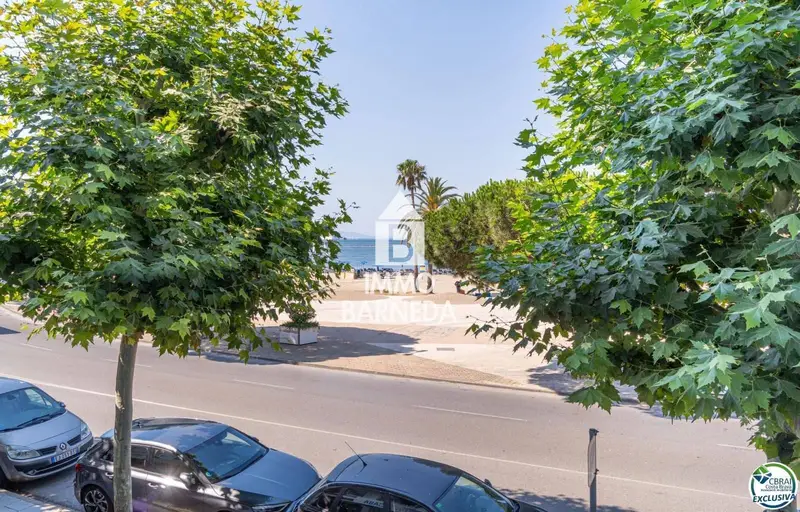 Apartamento en Primera Linea de Mar Roses Girona