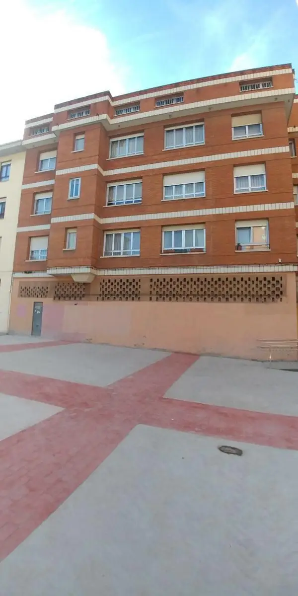 Venta Local Comercial en Polígono Gijón 5 Plazas Garaje