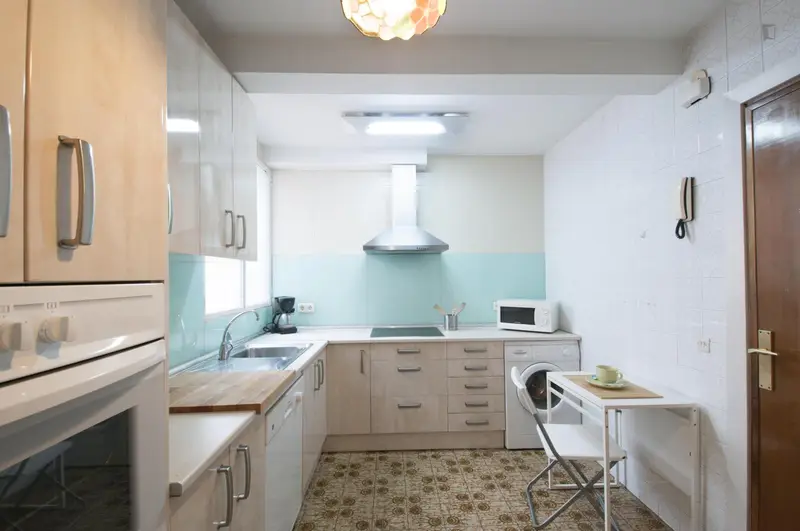 Habitacion Doble en Piso de 4 Dormitorios en Goya Madrid