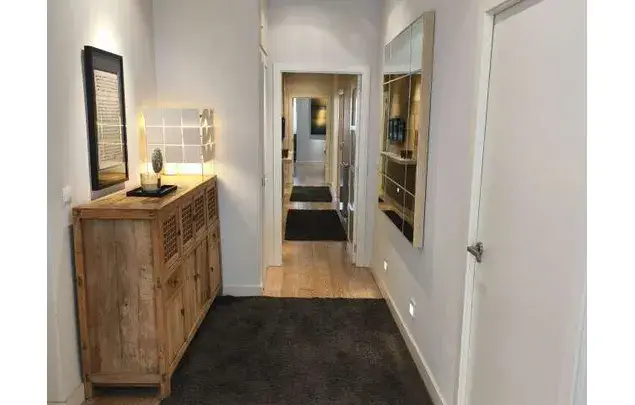 Rent 3 bedroom apartment of 165 m² in València
