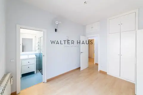 Piso en alquiler en histórica corrala en Argüelles, Madrid