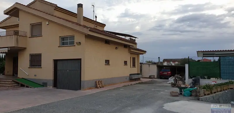 Chalet en venta en Casillas Murcia 5 dormitorios 3 banos 1300m2