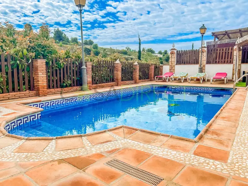 Chalet en Alquiler Frigiliana Malaga Piscina Privada 2 Dormitorios
