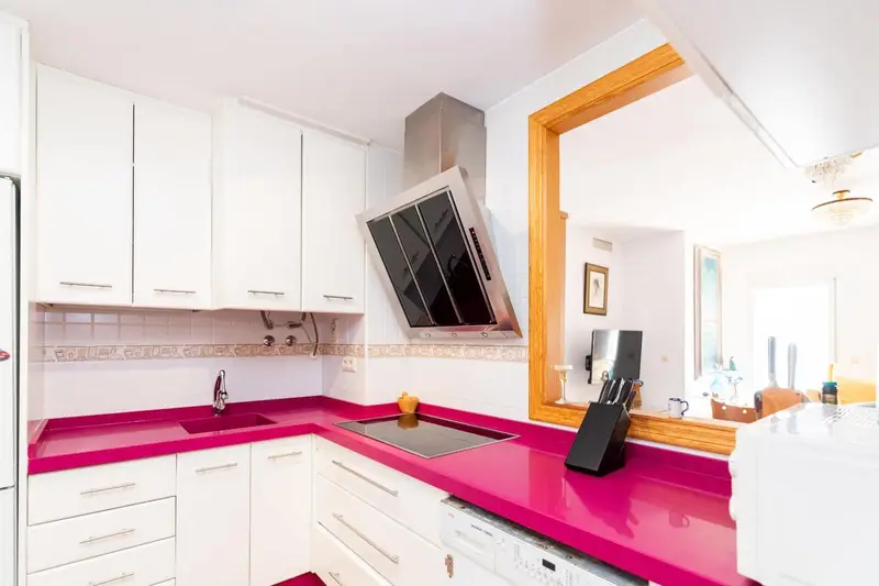 Apartamento en Garrucha con Vistas al Mar y Garaje Doble