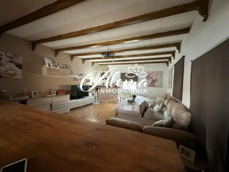 Chalet en Cordoba con 3 habitaciones y jardin