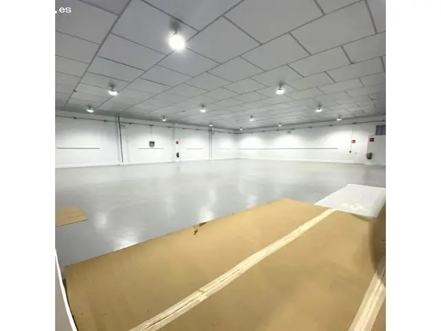 Nave Industrial en Singuerlin 551m2 Reformada