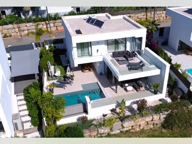 Villa Lujo 4 Dormitorios Atalaya Isdabe Costa del Sol