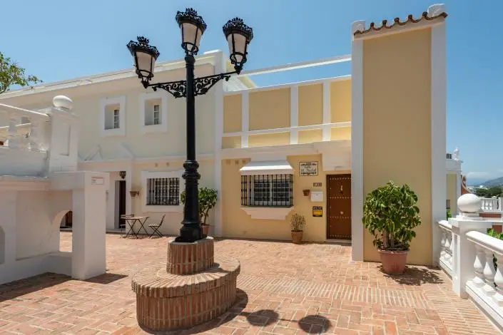 Adosado 3 Dormitorios Lujo Nueva Andalucia Vistas Mar Golf