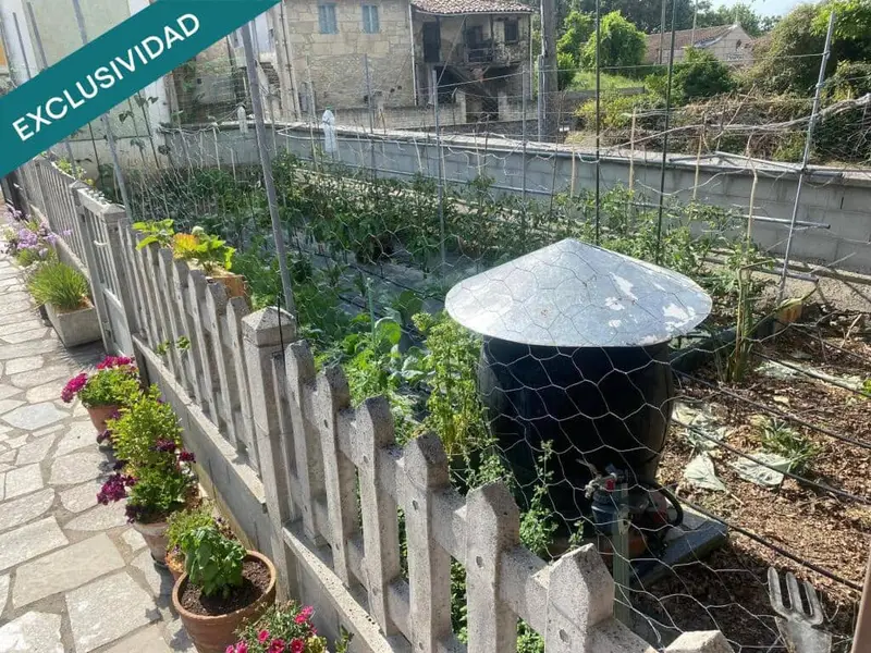 Edificio en Venta en Sober Lugo con Restaurante y Garaje