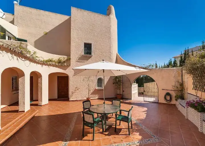 Chalet en venta Palmanova Mallorca con piscina y licencia turistica