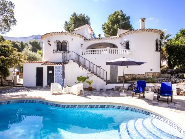 Chalet con Piscina en Denia 3 Dormitorios
