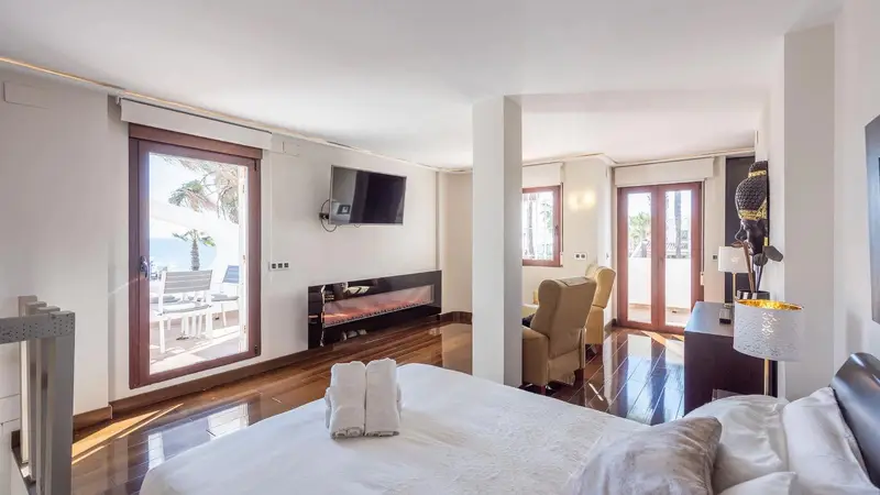 Apartamento 2 Dormitorios Alquiler Málaga Piscina Vistas Mar