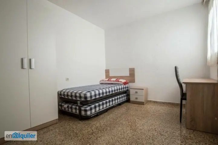 Alquiler Piso Amueblado Zapillo Almeria Estudiantes