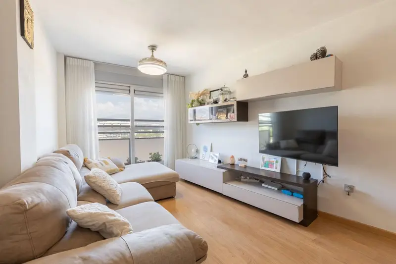 Piso en venta en Granada ciudad: Luminoso y con garaje
