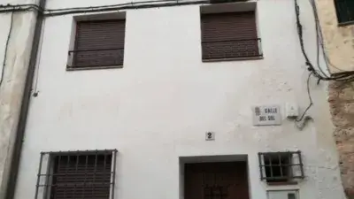 Chalet en venta en Pastrana, casa de diseño castellano