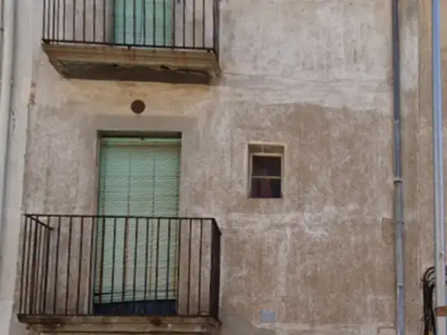 Casa en venta en Carrer de la Cavalleria, cerca de Carrer de Montserrat