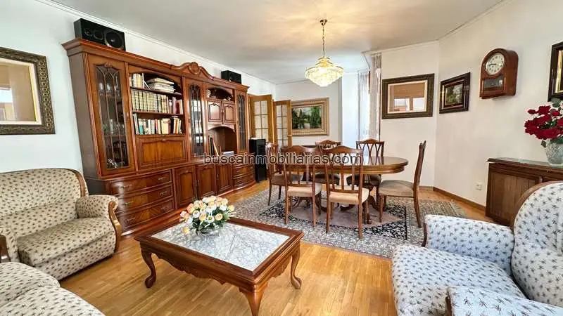 Piso en Venta en Soria Centro: Luminoso y Amplio para Familias