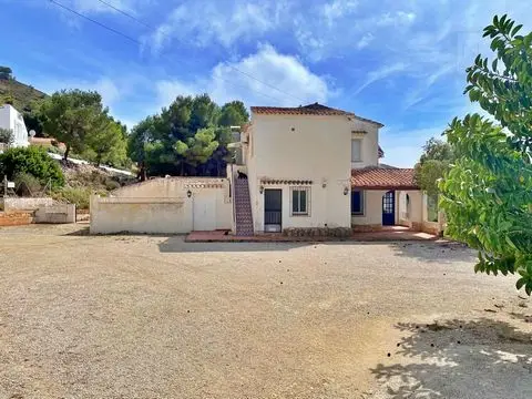 Chalet en venta en El Portet Moraira ideal para familias e inversores