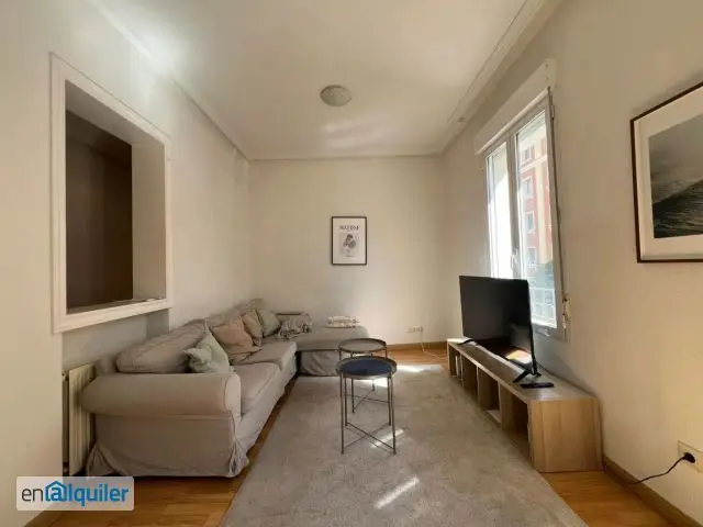 Piso en Calle Narváez Madrid 3 habitaciones 2 baños Todo Incluido