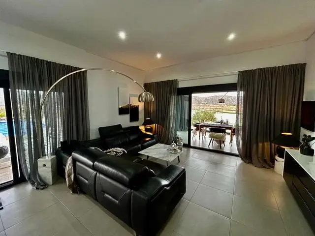 Villa en Venta Hondón de las Nieves Piscina y Terraza
