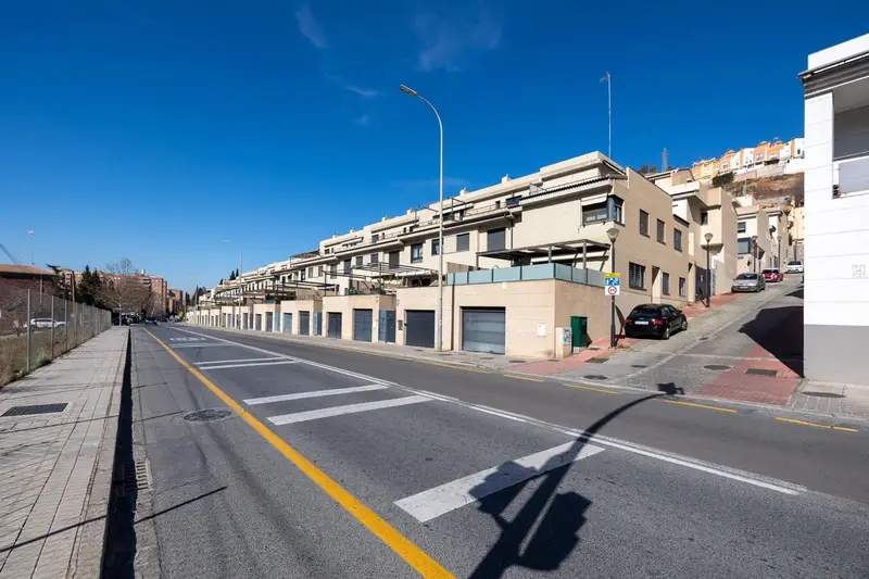 Chalet en venta en Granada ciudad Gran oportunidad