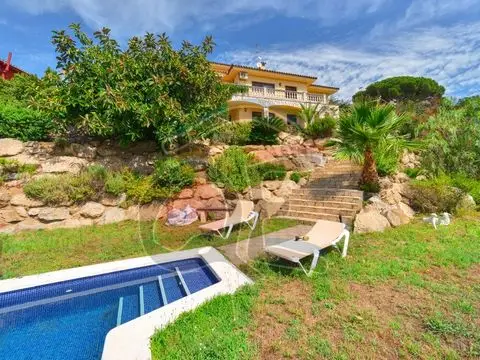 Casa con 5 Dormitorios en Calonge Vista al Mar Piscina Privada