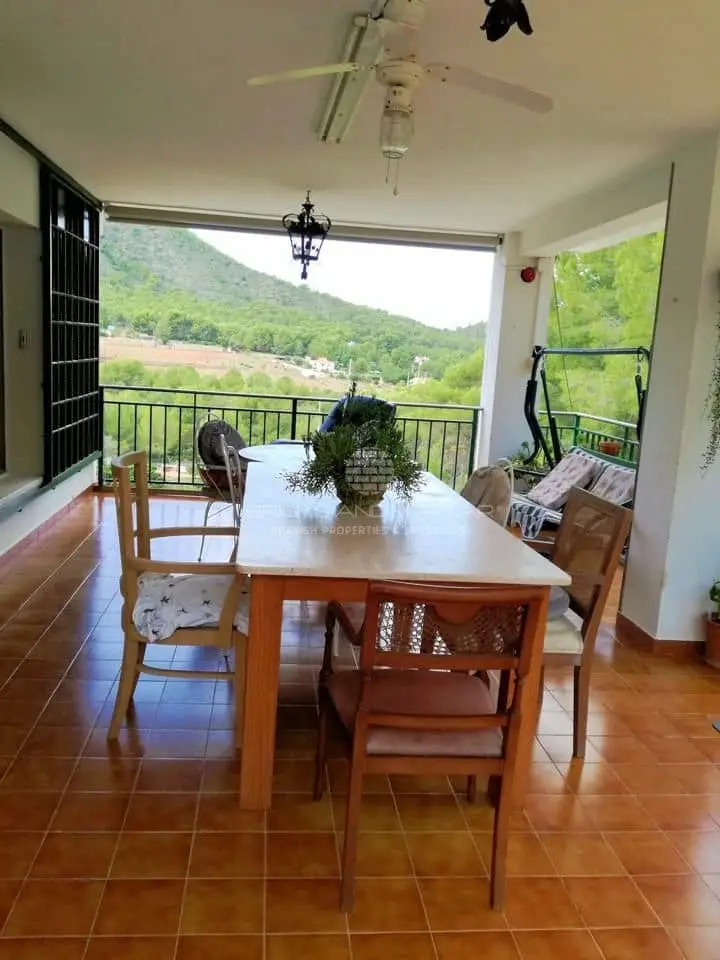 Casa Rústica en Venta Villamarchante 4 habitaciones 2 baños