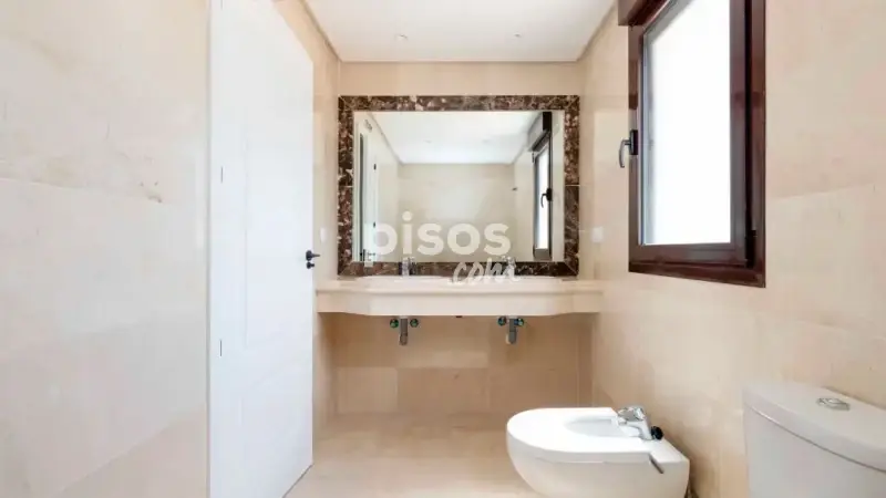 Casa adosada en venta en Estepona 245m2 3 habitaciones 3 baños