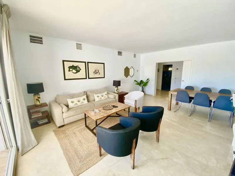 Apartamento en Milla de Oro Marbella 2 Dormitorios Vistas al Mar