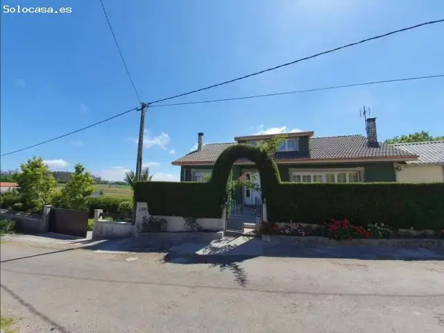 Casa en Zas con Terreno y Garaje para 3 Coches
