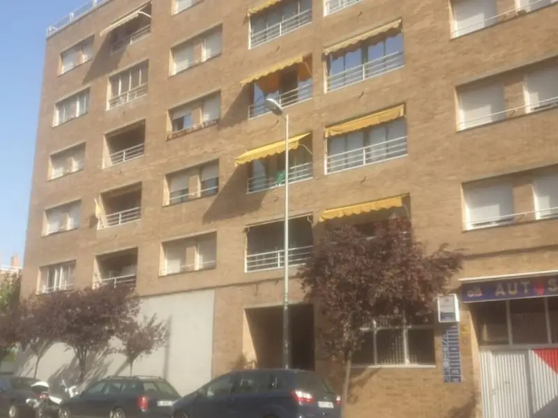 Piso en venta en Huesca 4 dormitorios 2 baños amueblado